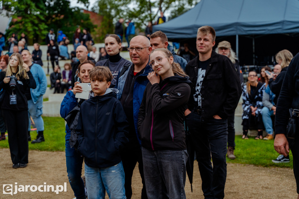 Muzyczna podróż rozpoczęta! Za nami otwarcie Jarocin Festiwal 2025 – z emocjami, nagrodami i jubileuszem Banacha