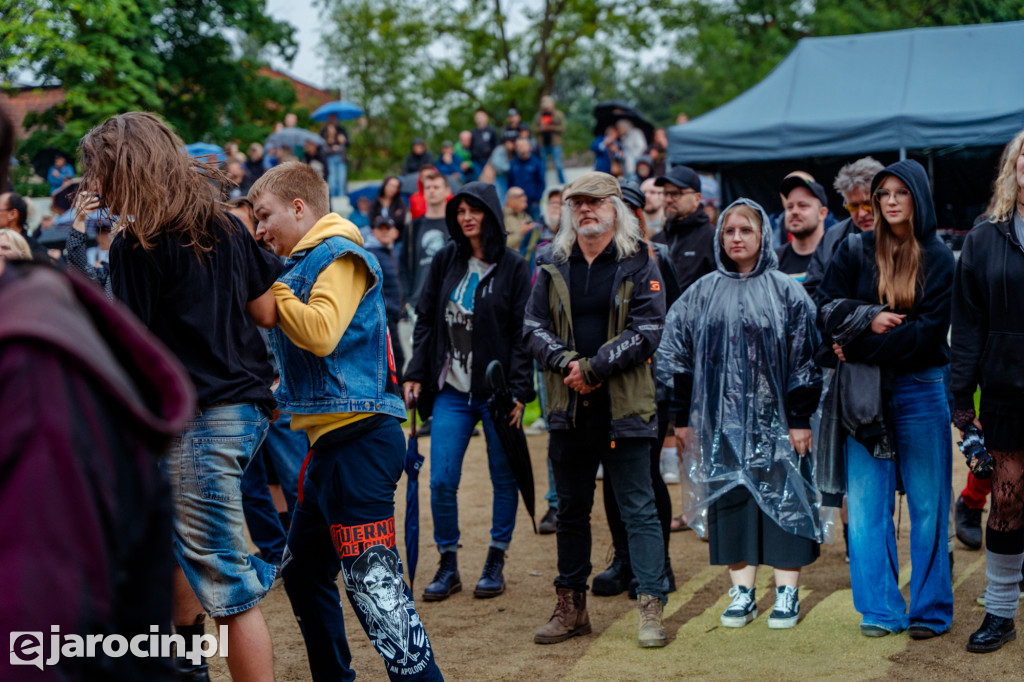 Muzyczna podróż rozpoczęta! Za nami otwarcie Jarocin Festiwal 2025 – z emocjami, nagrodami i jubileuszem Banacha