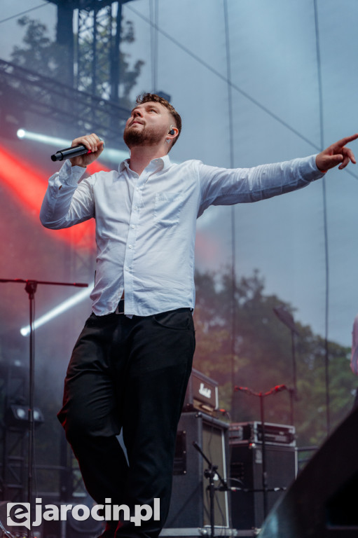 Muzyczna podróż rozpoczęta! Za nami otwarcie Jarocin Festiwal 2025 – z emocjami, nagrodami i jubileuszem Banacha