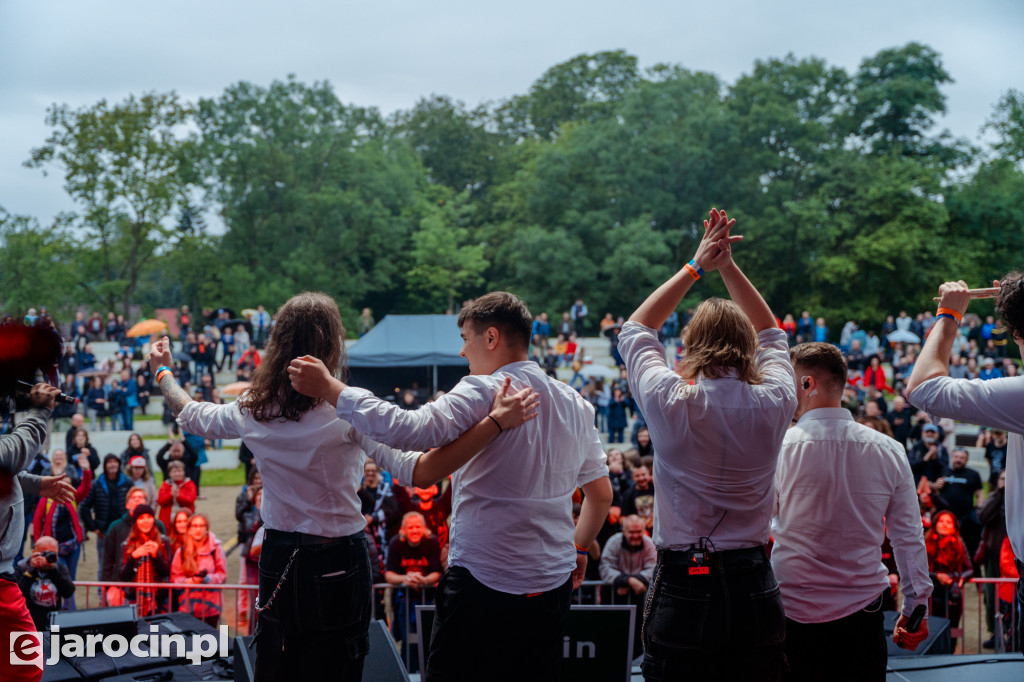 Muzyczna podróż rozpoczęta! Za nami otwarcie Jarocin Festiwal 2025 – z emocjami, nagrodami i jubileuszem Banacha