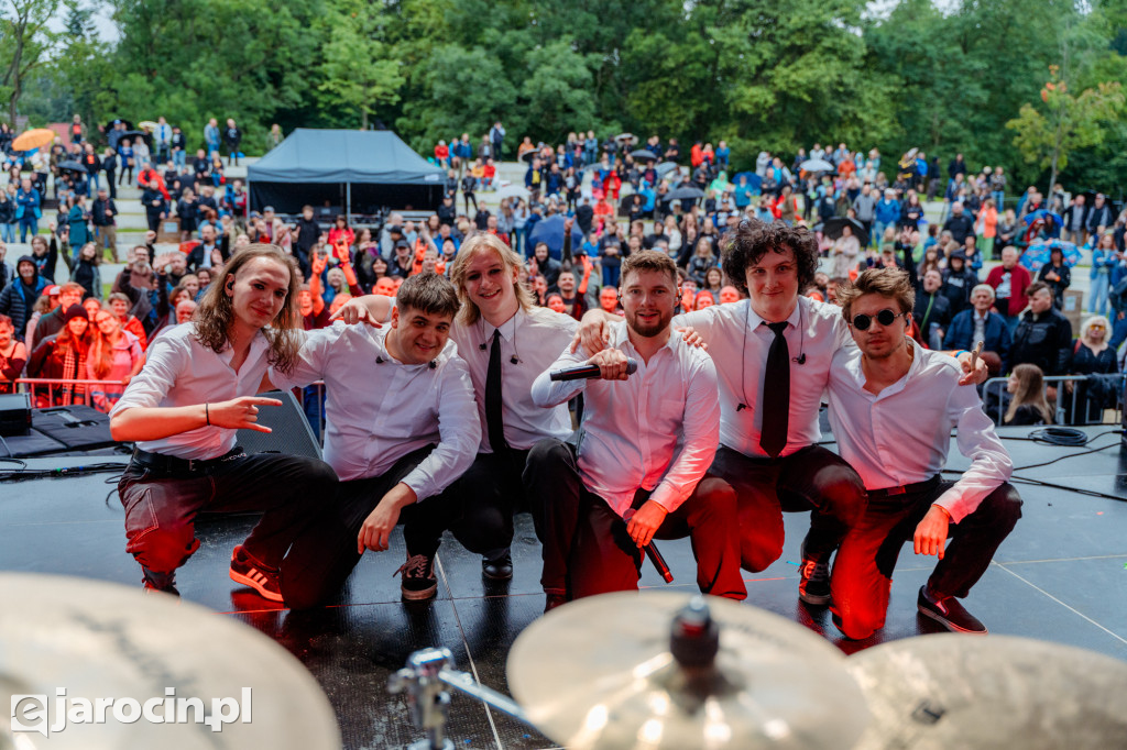 Muzyczna podróż rozpoczęta! Za nami otwarcie Jarocin Festiwal 2025 – z emocjami, nagrodami i jubileuszem Banacha