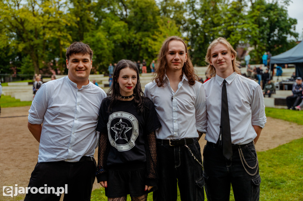 Muzyczna podróż rozpoczęta! Za nami otwarcie Jarocin Festiwal 2025 – z emocjami, nagrodami i jubileuszem Banacha