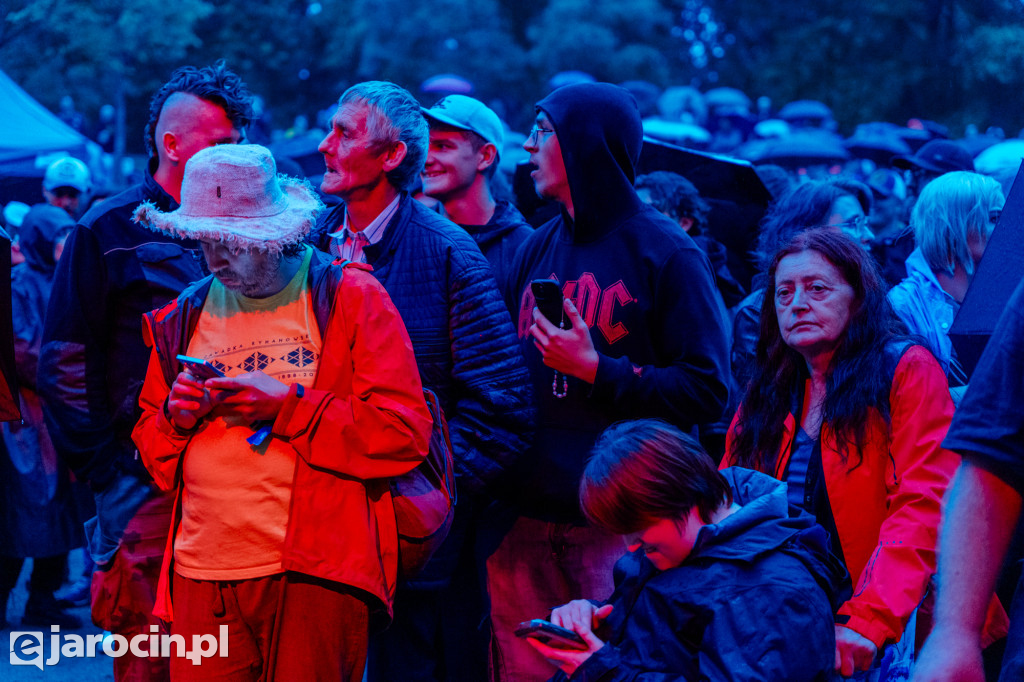 Muzyczna podróż rozpoczęta! Za nami otwarcie Jarocin Festiwal 2025 – z emocjami, nagrodami i jubileuszem Banacha