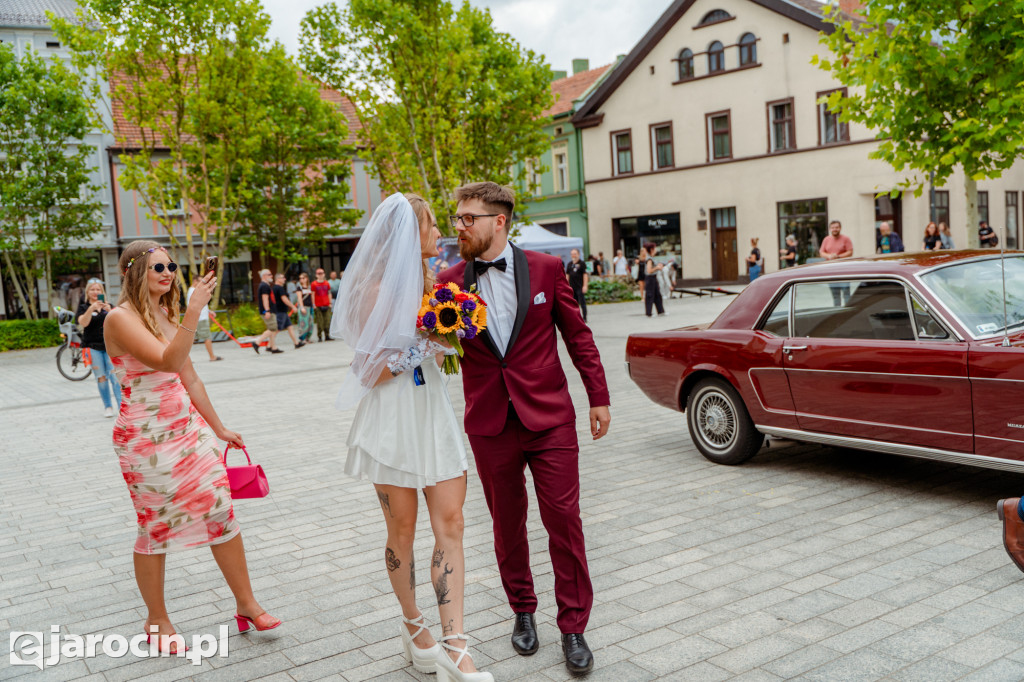 Miłość w rytmie rocka – ślub na Jarocin Festiwal 2025! (ZDJĘCIA)