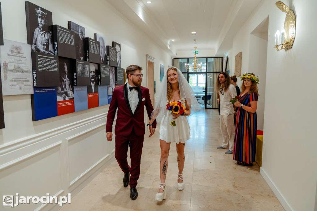Miłość w rytmie rocka – ślub na Jarocin Festiwal 2025! (ZDJĘCIA)