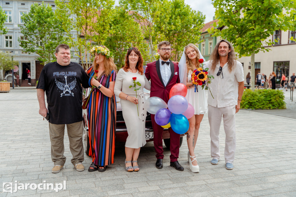 Miłość w rytmie rocka – ślub na Jarocin Festiwal 2025! (ZDJĘCIA)