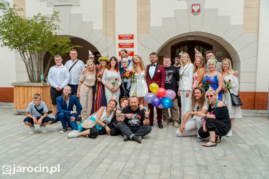 Miłość w rytmie rocka – ślub na Jarocin Festiwal 2025! (ZDJĘCIA)