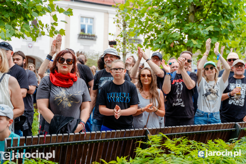 Koncert zespołu Rewers na jarocińskim rynku