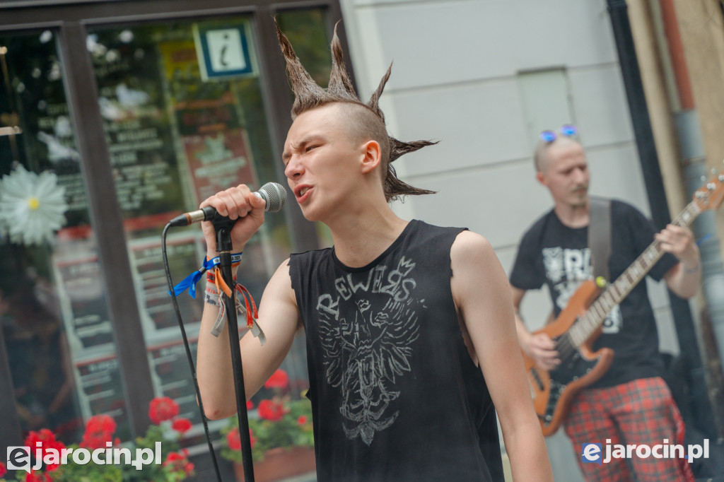 Koncert zespołu Rewers na jarocińskim rynku