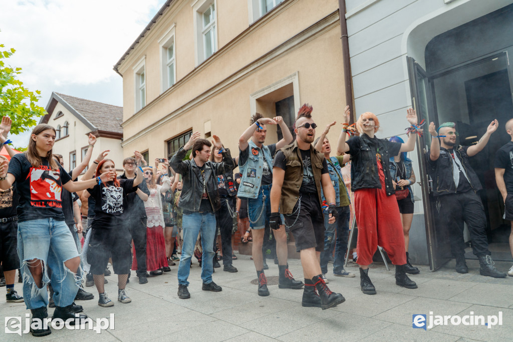 Koncert zespołu Rewers na jarocińskim rynku