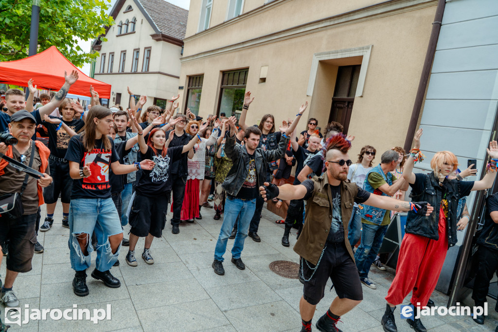 Koncert zespołu Rewers na jarocińskim rynku