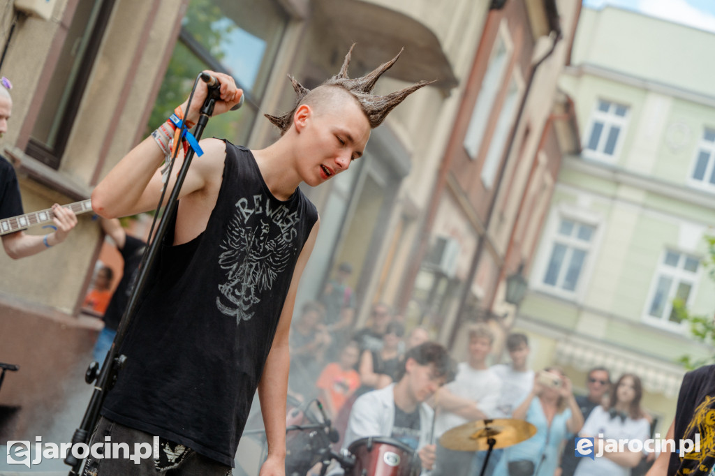 Koncert zespołu Rewers na jarocińskim rynku