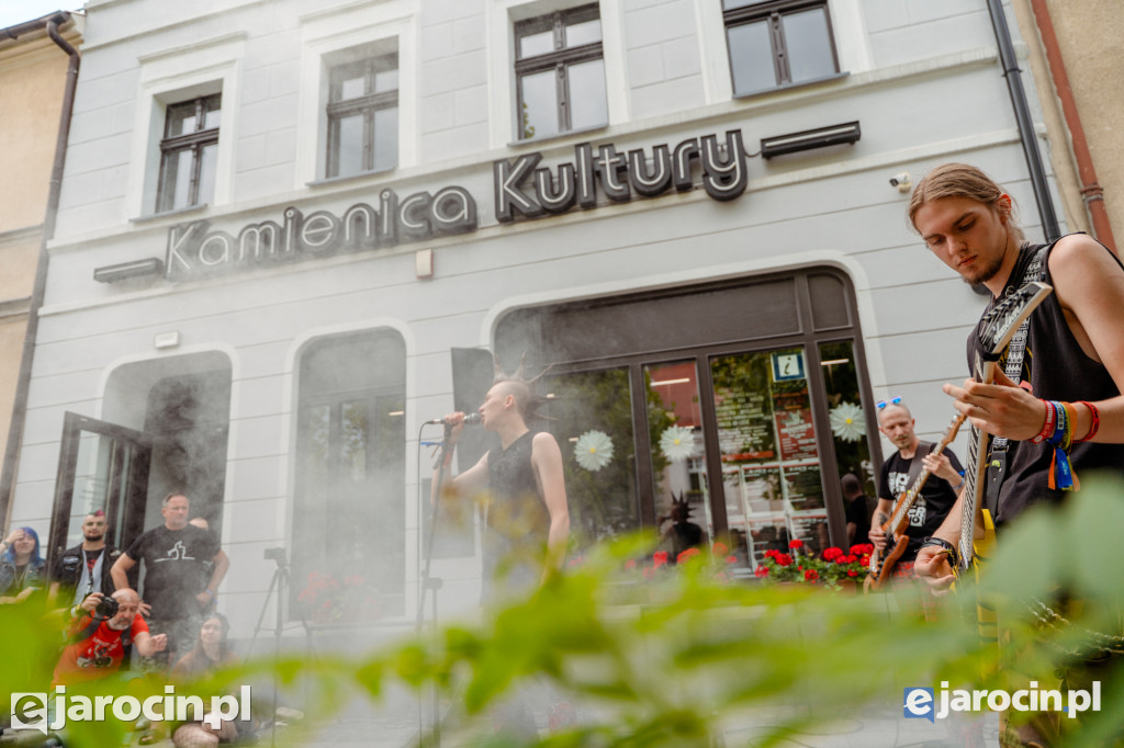 Koncert zespołu Rewers na jarocińskim rynku