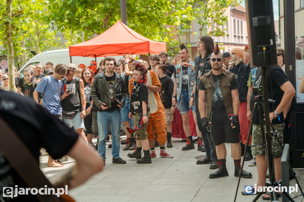 Koncert zespołu Rewers na jarocińskim rynku