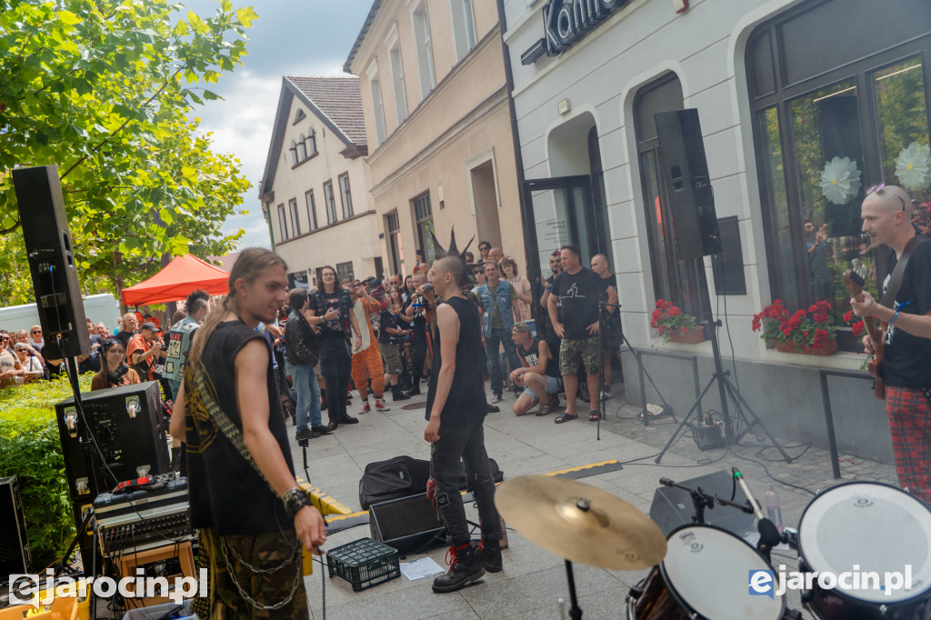 Koncert zespołu Rewers na jarocińskim rynku