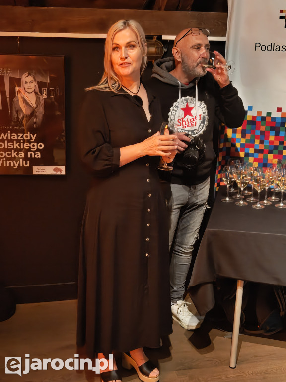 Wernisaż wystawy prac Agnieszki Krysiuk w Spichlerzu Polskiego Rocka