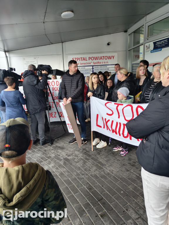 Protest przed Szpitalem Powiatowym w Jarocinie