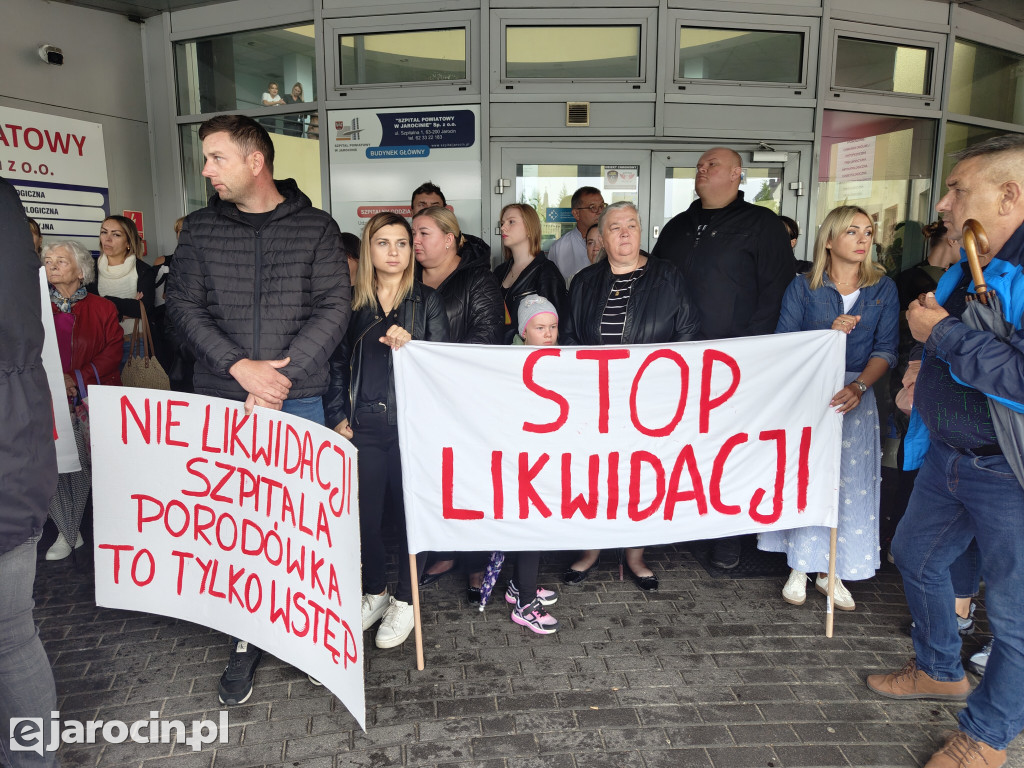 Protest przed Szpitalem Powiatowym w Jarocinie