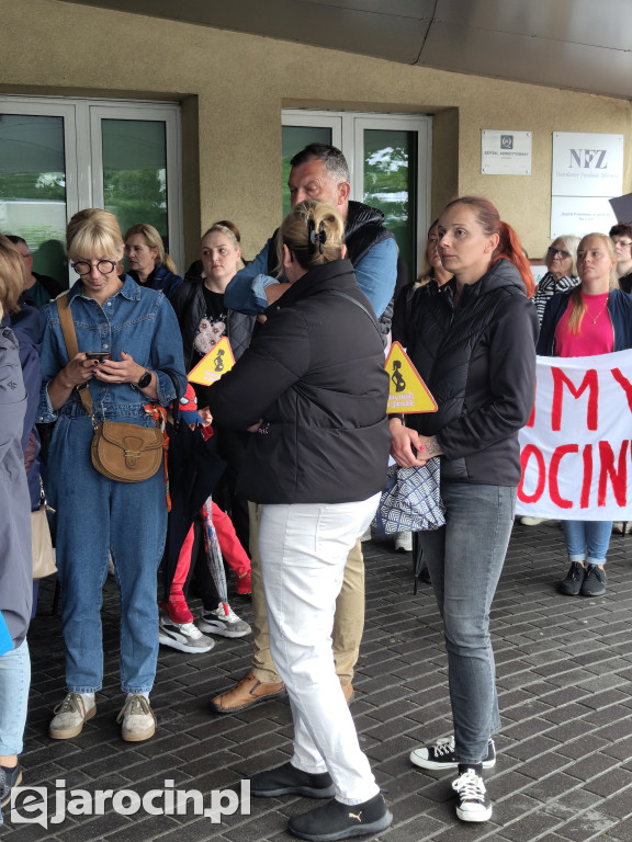 Protest przed Szpitalem Powiatowym w Jarocinie