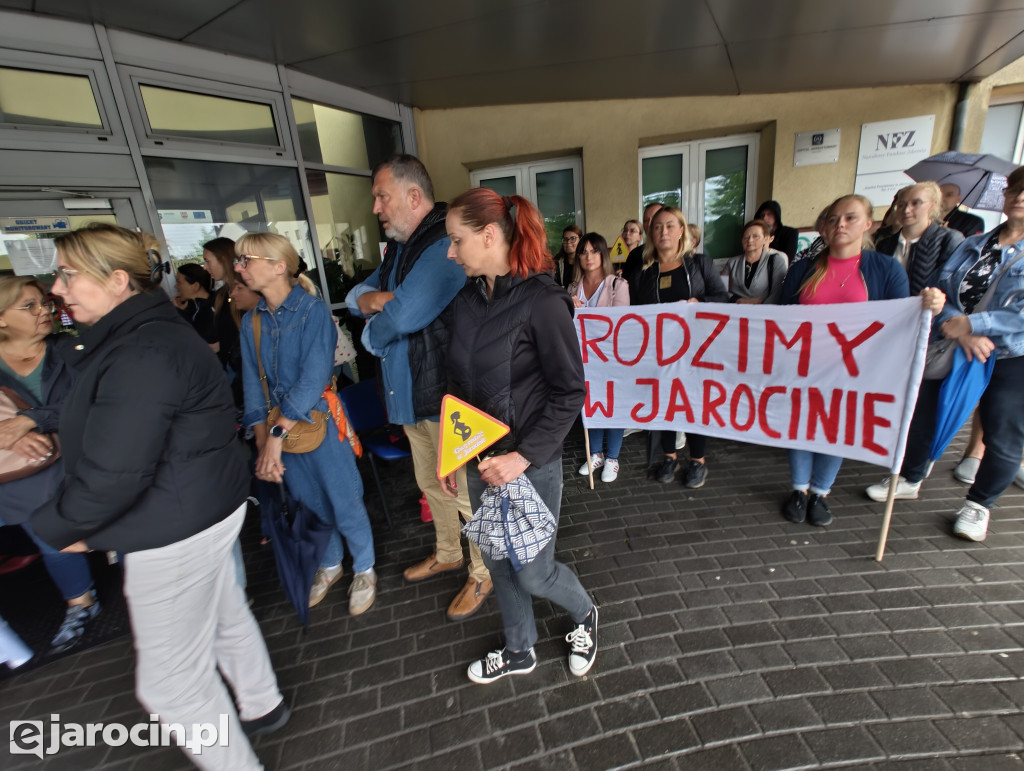 Protest przed Szpitalem Powiatowym w Jarocinie