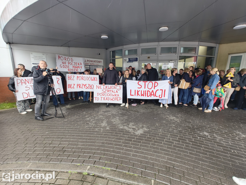 Protest przed Szpitalem Powiatowym w Jarocinie
