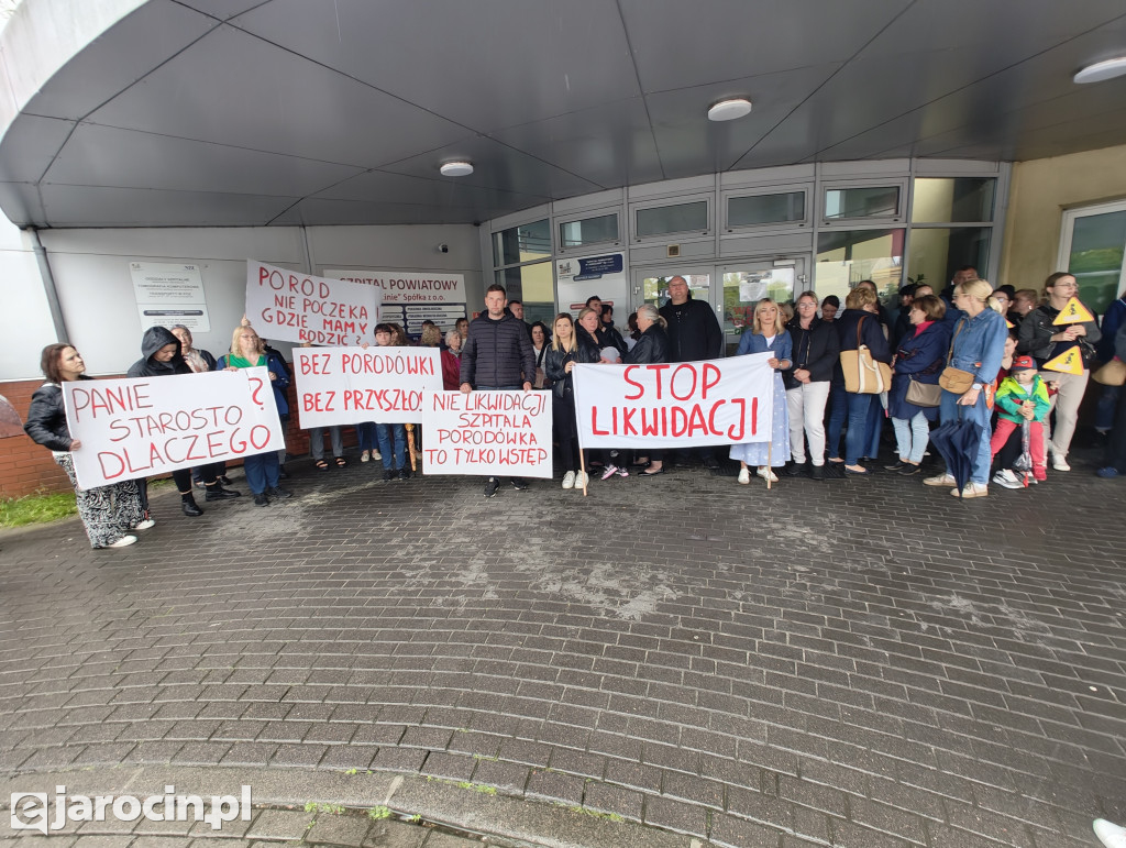 Protest przed Szpitalem Powiatowym w Jarocinie