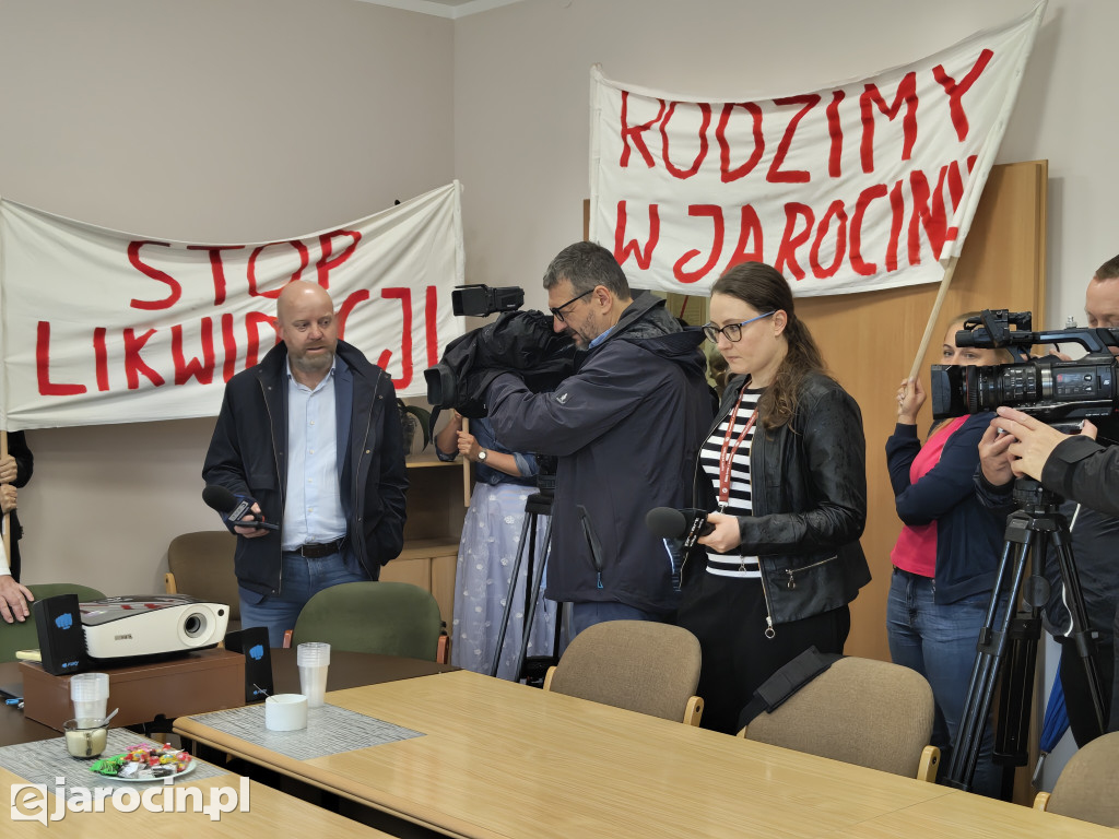 Protest przed Szpitalem Powiatowym w Jarocinie