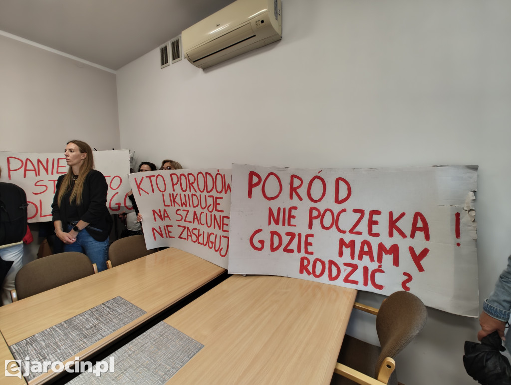 Protest przed Szpitalem Powiatowym w Jarocinie