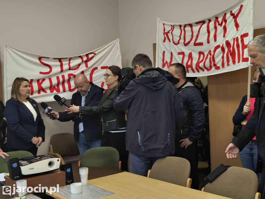 Protest przed Szpitalem Powiatowym w Jarocinie