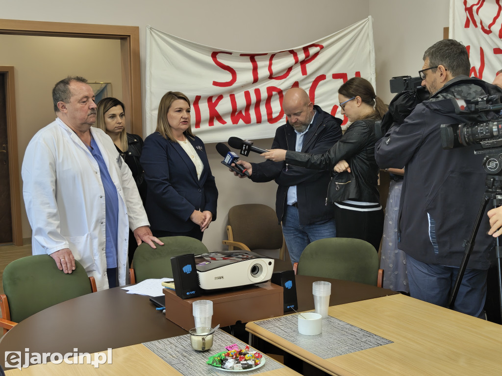 Protest przed Szpitalem Powiatowym w Jarocinie