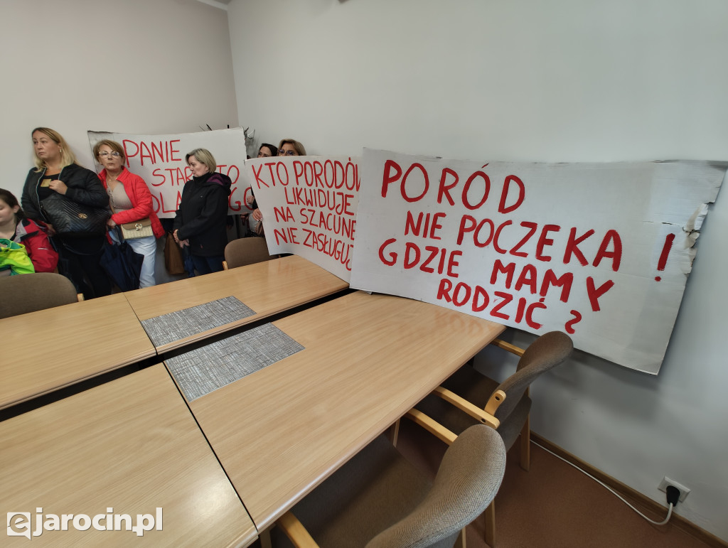 Protest przed Szpitalem Powiatowym w Jarocinie
