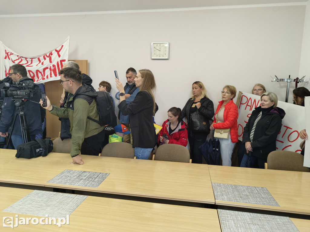 Protest przed Szpitalem Powiatowym w Jarocinie