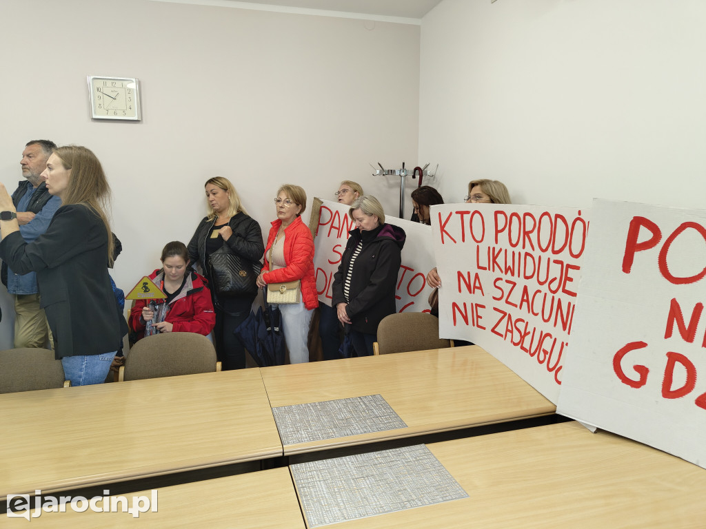 Protest przed Szpitalem Powiatowym w Jarocinie