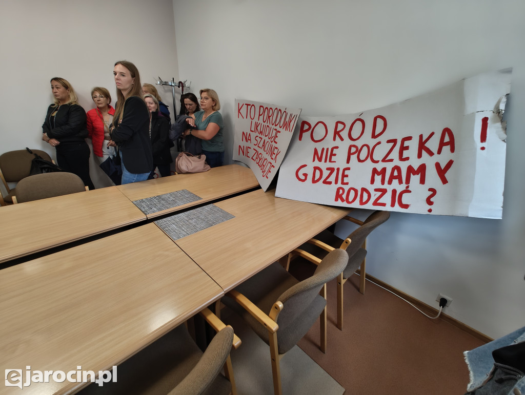 Protest przed Szpitalem Powiatowym w Jarocinie