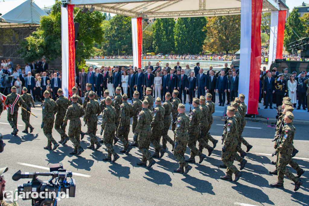 Żołnierze z Jarocina na uroczystościach z okazji Święta Wojska Polskiego w Warszawie