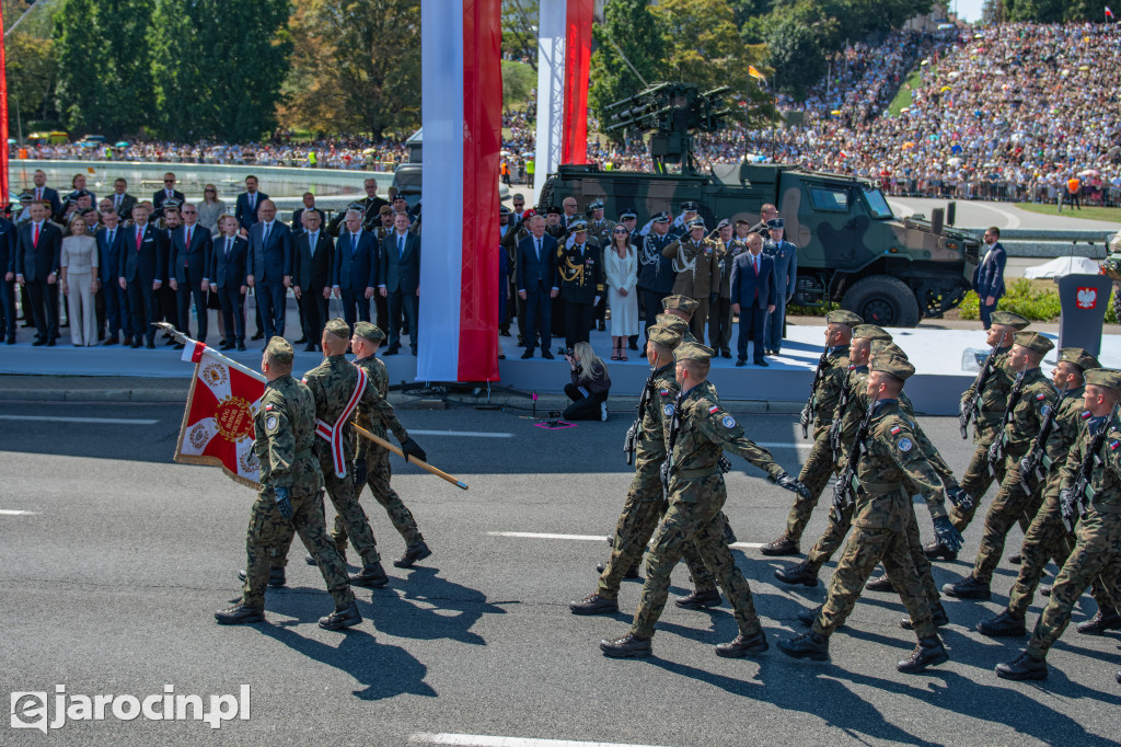 Żołnierze z Jarocina na uroczystościach z okazji Święta Wojska Polskiego w Warszawie
