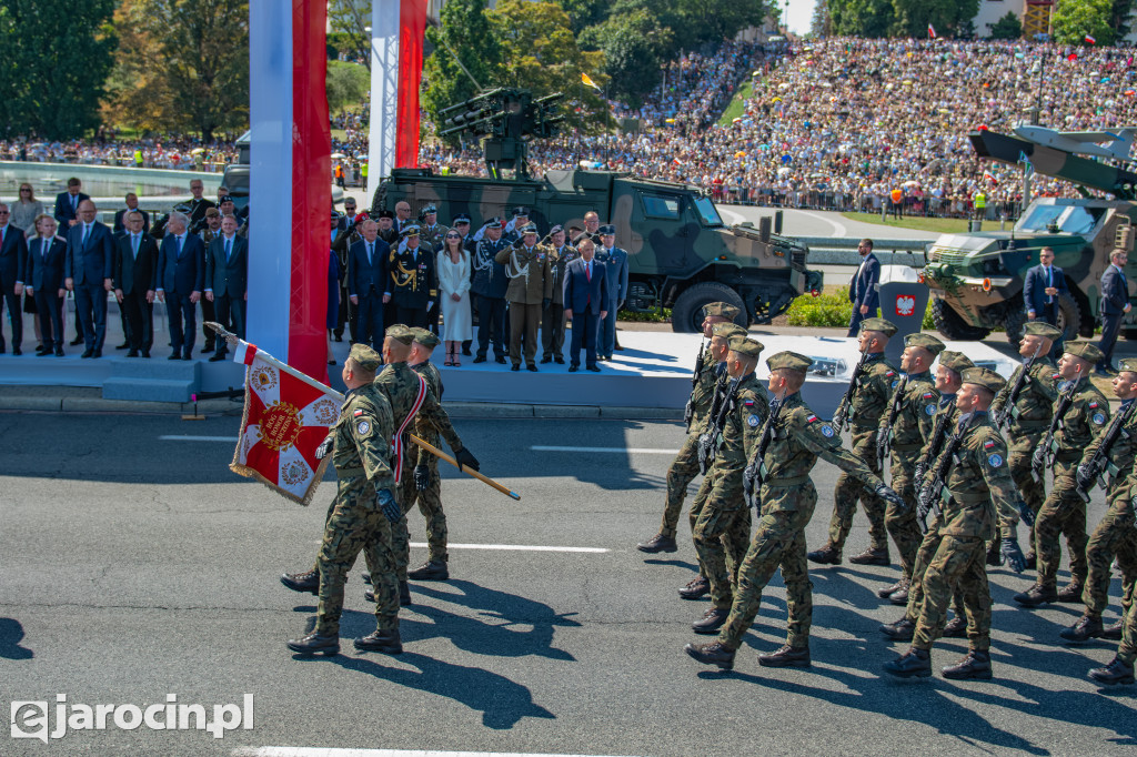 Żołnierze z Jarocina na uroczystościach z okazji Święta Wojska Polskiego w Warszawie