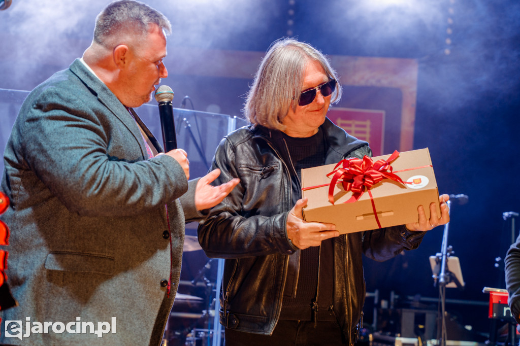 Barwny korowód i koncert Universe – tak wyglądały Dożynki Gminne w Wojciechowie