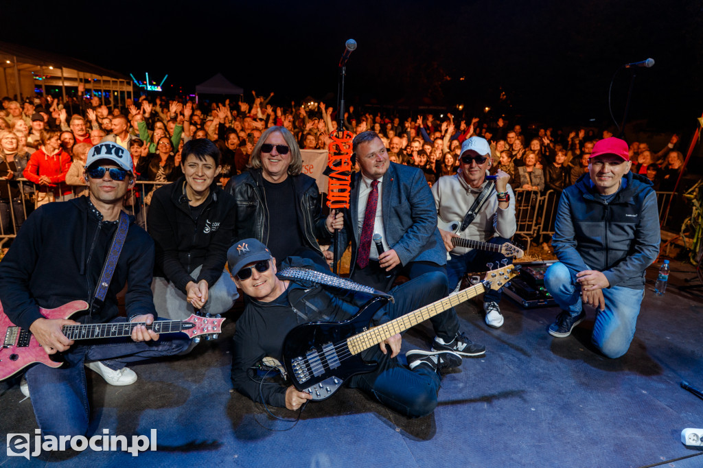 Barwny korowód i koncert Universe – tak wyglądały Dożynki Gminne w Wojciechowie