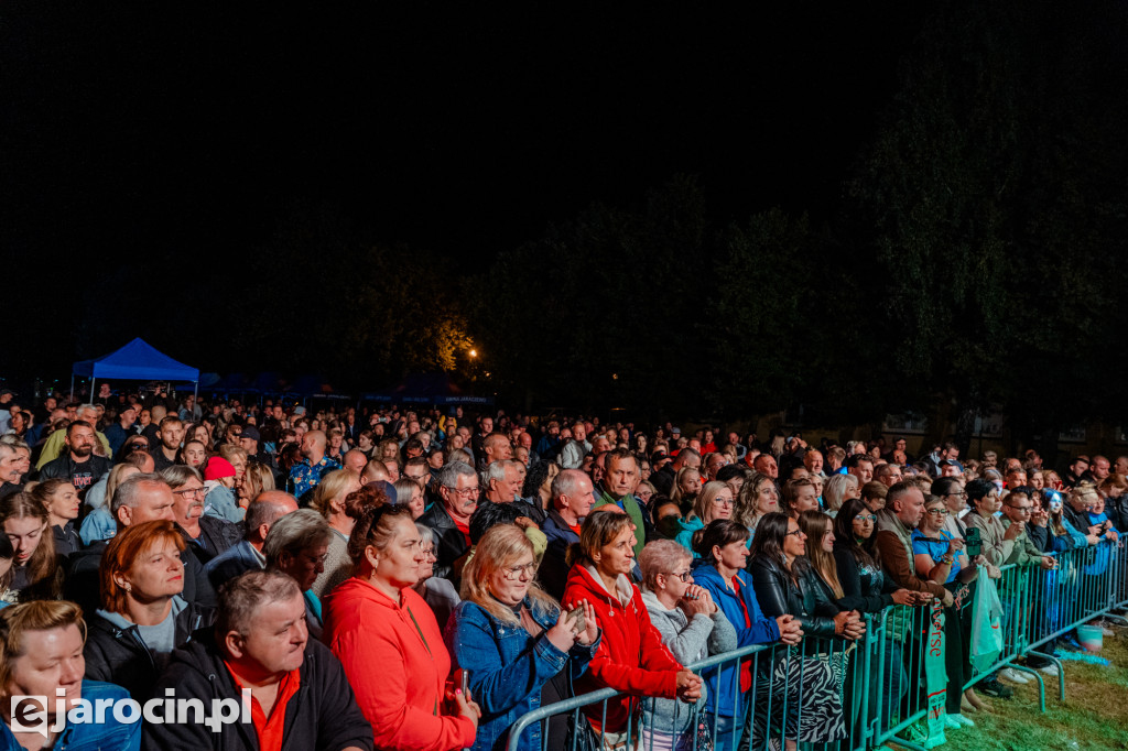 Barwny korowód i koncert Universe – tak wyglądały Dożynki Gminne w Wojciechowie