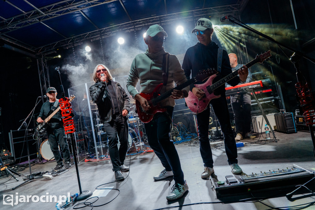 Barwny korowód i koncert Universe – tak wyglądały Dożynki Gminne w Wojciechowie