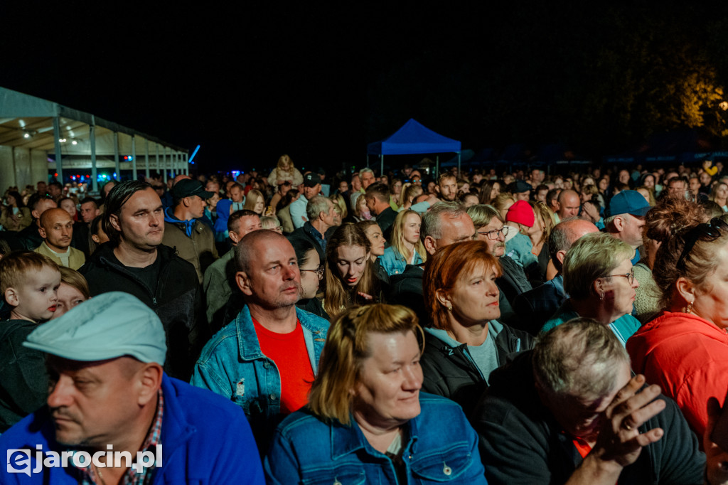 Barwny korowód i koncert Universe – tak wyglądały Dożynki Gminne w Wojciechowie