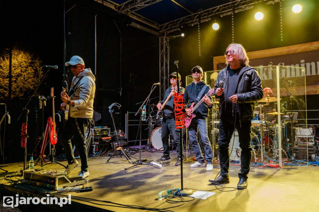 Barwny korowód i koncert Universe – tak wyglądały Dożynki Gminne w Wojciechowie