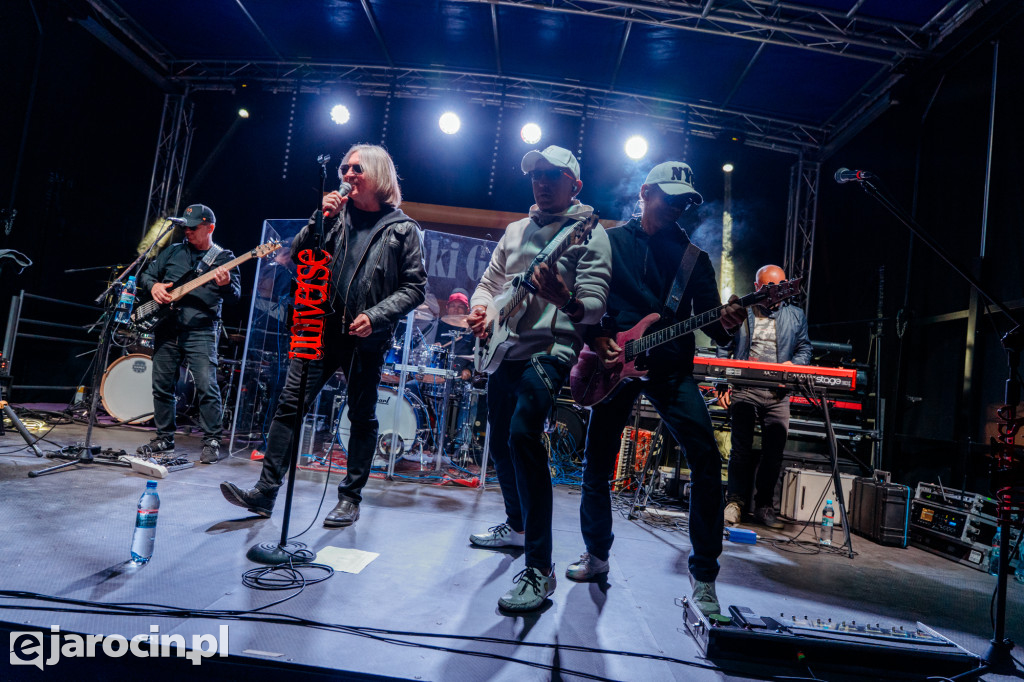 Barwny korowód i koncert Universe – tak wyglądały Dożynki Gminne w Wojciechowie