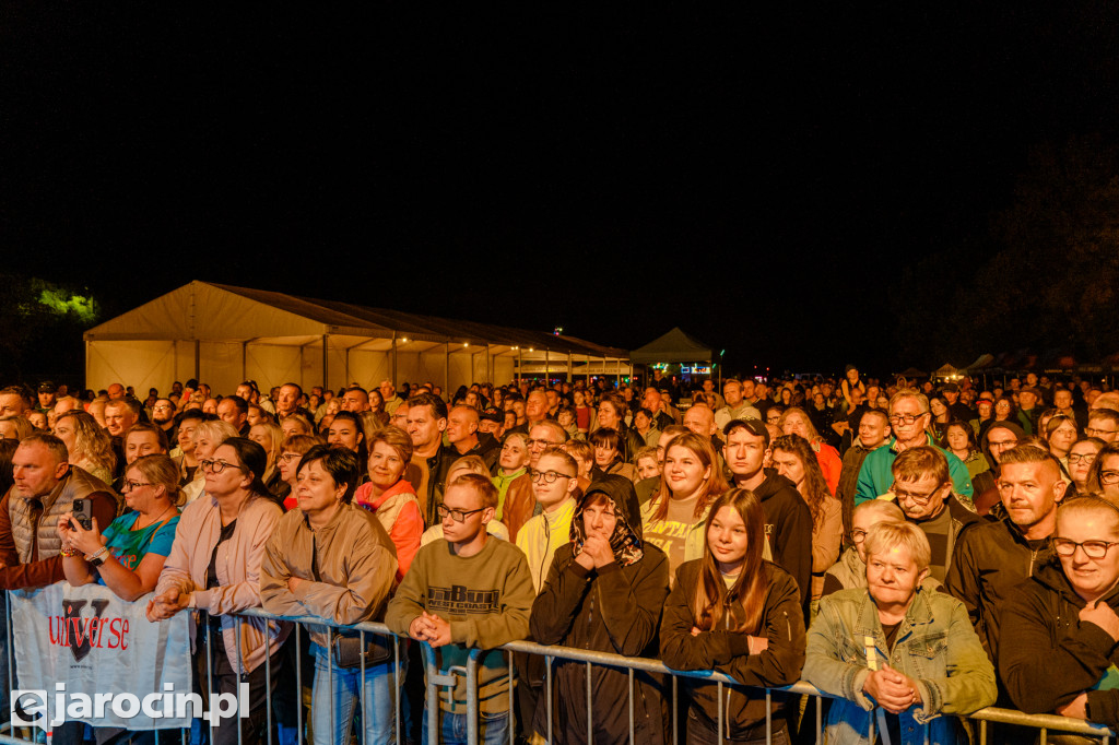 Barwny korowód i koncert Universe – tak wyglądały Dożynki Gminne w Wojciechowie