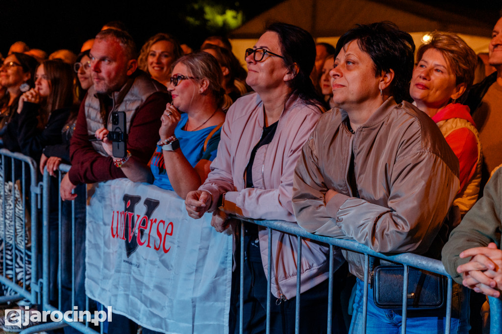 Barwny korowód i koncert Universe – tak wyglądały Dożynki Gminne w Wojciechowie