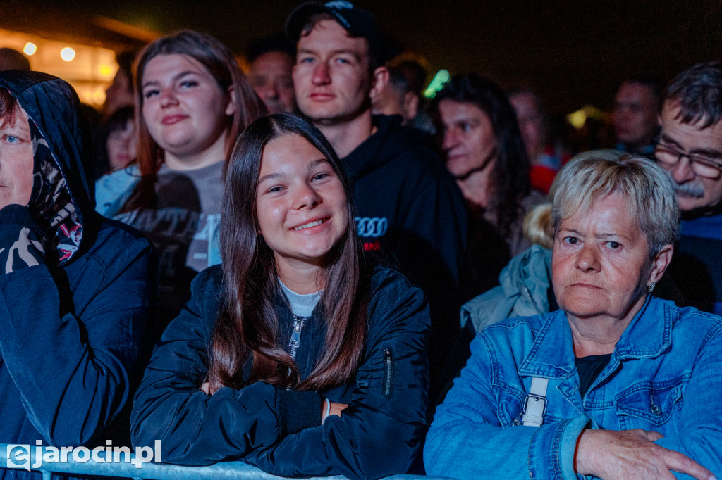 Barwny korowód i koncert Universe – tak wyglądały Dożynki Gminne w Wojciechowie