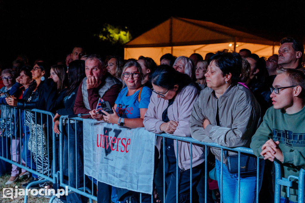 Barwny korowód i koncert Universe – tak wyglądały Dożynki Gminne w Wojciechowie