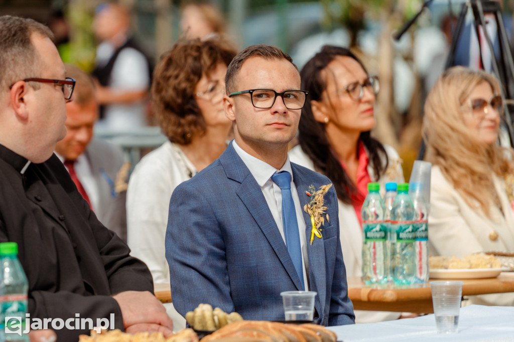 Barwny korowód i koncert Universe – tak wyglądały Dożynki Gminne w Wojciechowie