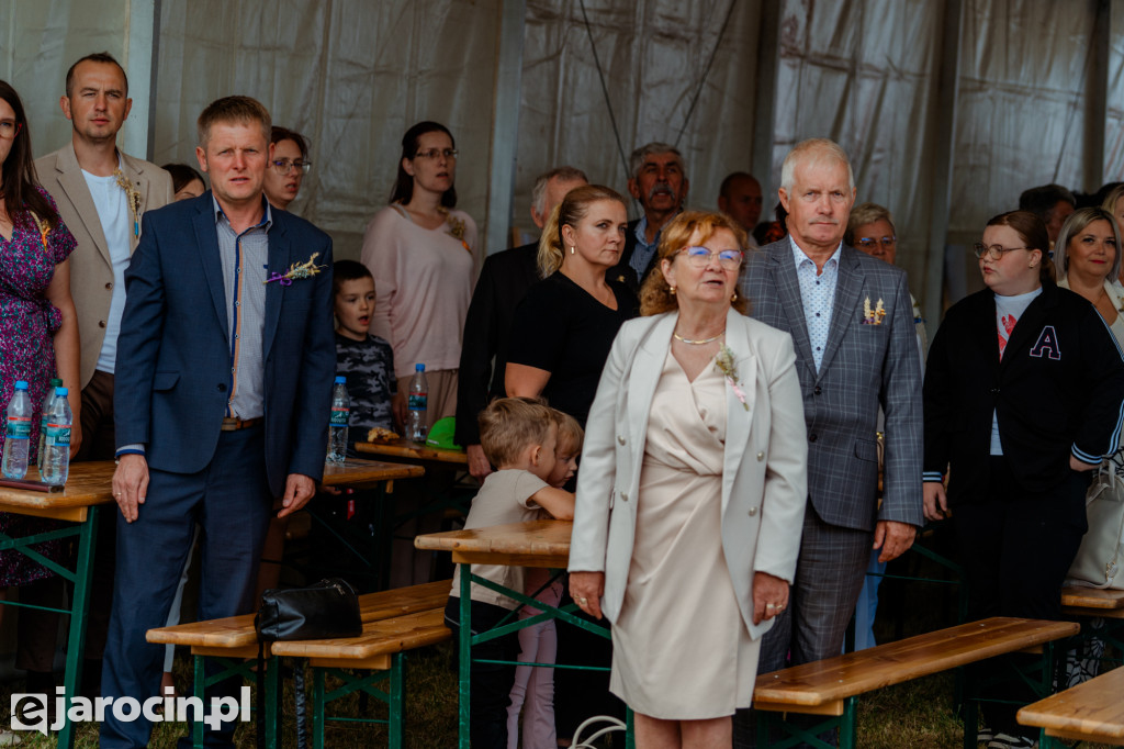 Barwny korowód i koncert Universe – tak wyglądały Dożynki Gminne w Wojciechowie